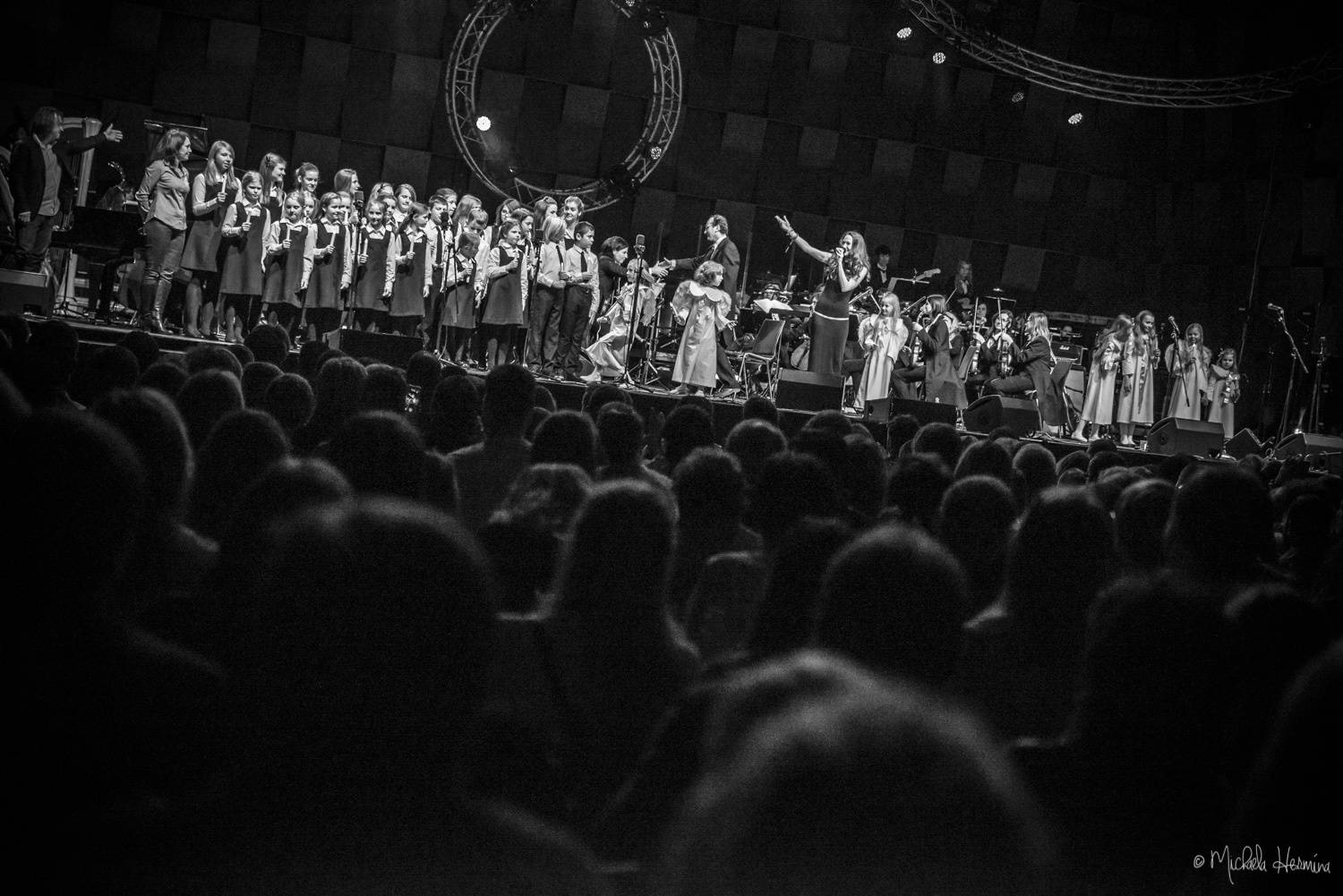 V Karlíně zářily vánoční hvězdy - Chinaski, Miro Žbirka, Michal Hrůza či Marek Ztracený