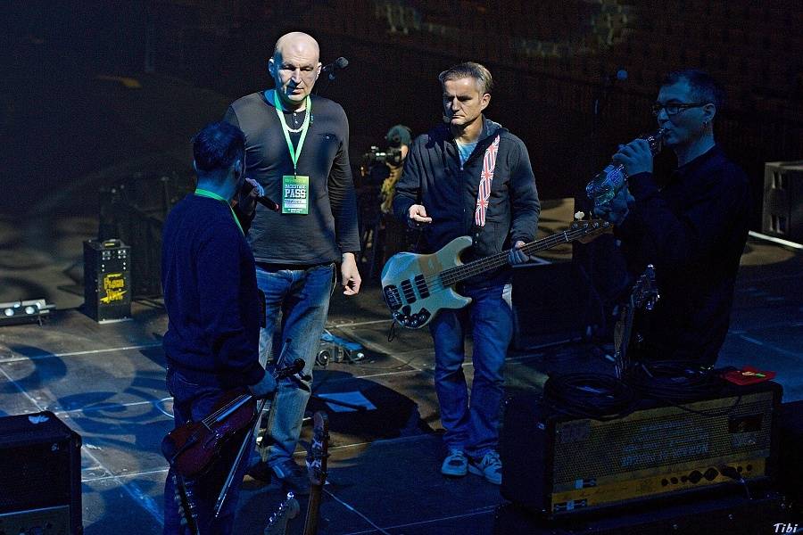 S kapelou Tři sestry na zkoušce, v zákulisí i na velkém koncertě v O2 areně