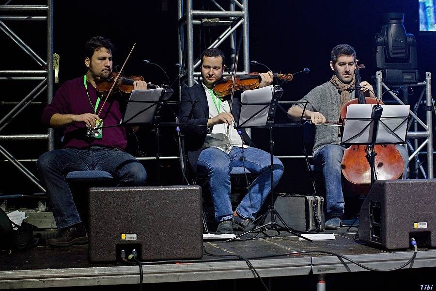 S kapelou Tři sestry na zkoušce, v zákulisí i na velkém koncertě v O2 areně