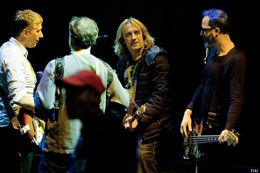 S kapelou Tři sestry na zkoušce, v zákulisí i na velkém koncertě v O2 areně