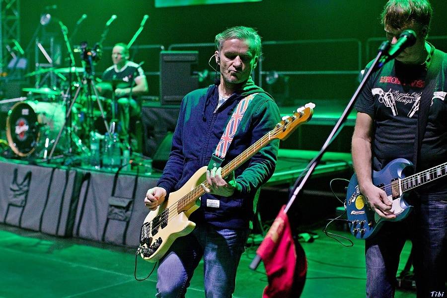 S kapelou Tři sestry na zkoušce, v zákulisí i na velkém koncertě v O2 areně