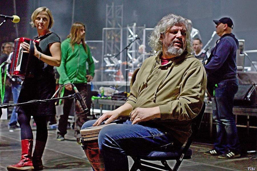 S kapelou Tři sestry na zkoušce, v zákulisí i na velkém koncertě v O2 areně