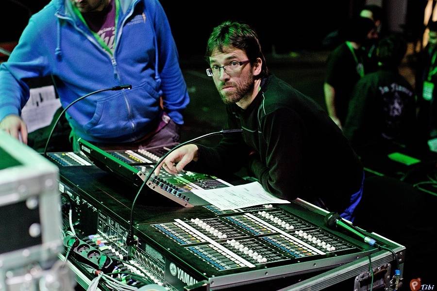 S kapelou Tři sestry na zkoušce, v zákulisí i na velkém koncertě v O2 areně