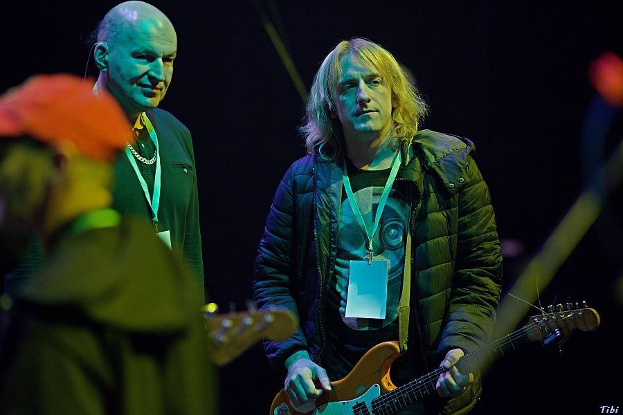 S kapelou Tři sestry na zkoušce, v zákulisí i na velkém koncertě v O2 areně