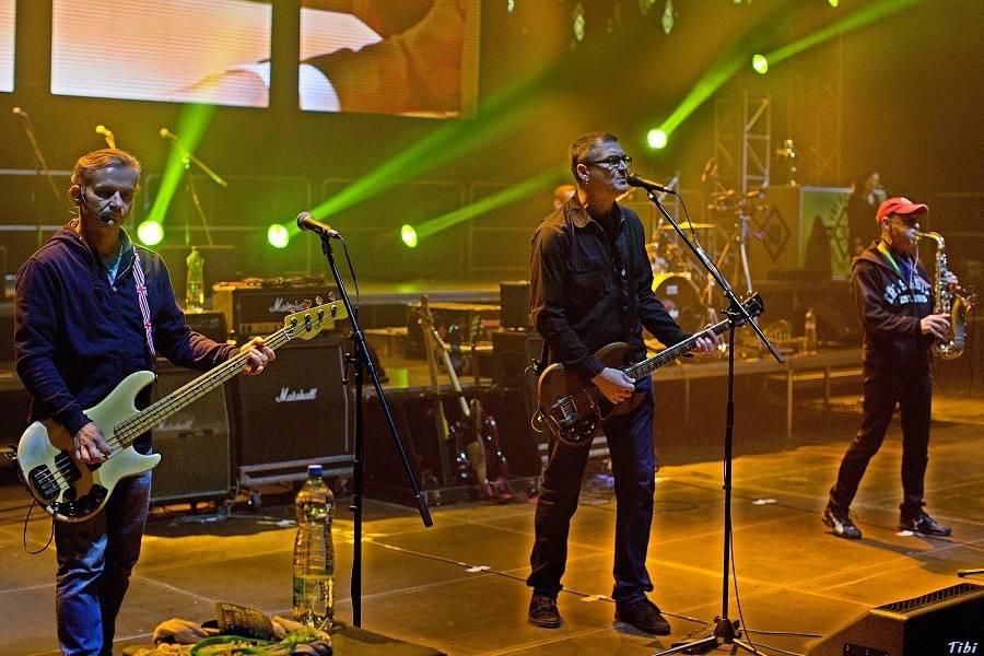 S kapelou Tři sestry na zkoušce, v zákulisí i na velkém koncertě v O2 areně