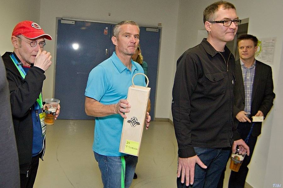 S kapelou Tři sestry na zkoušce, v zákulisí i na velkém koncertě v O2 areně