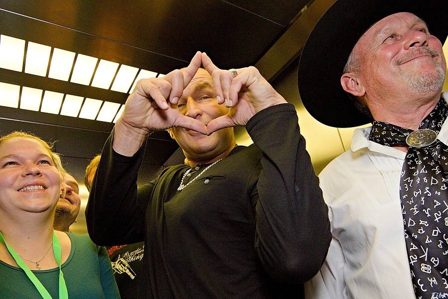 S kapelou Tři sestry na zkoušce, v zákulisí i na velkém koncertě v O2 areně