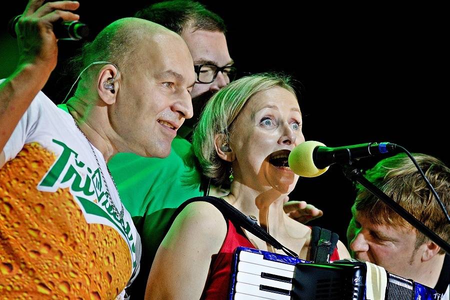 S kapelou Tři sestry na zkoušce, v zákulisí i na velkém koncertě v O2 areně