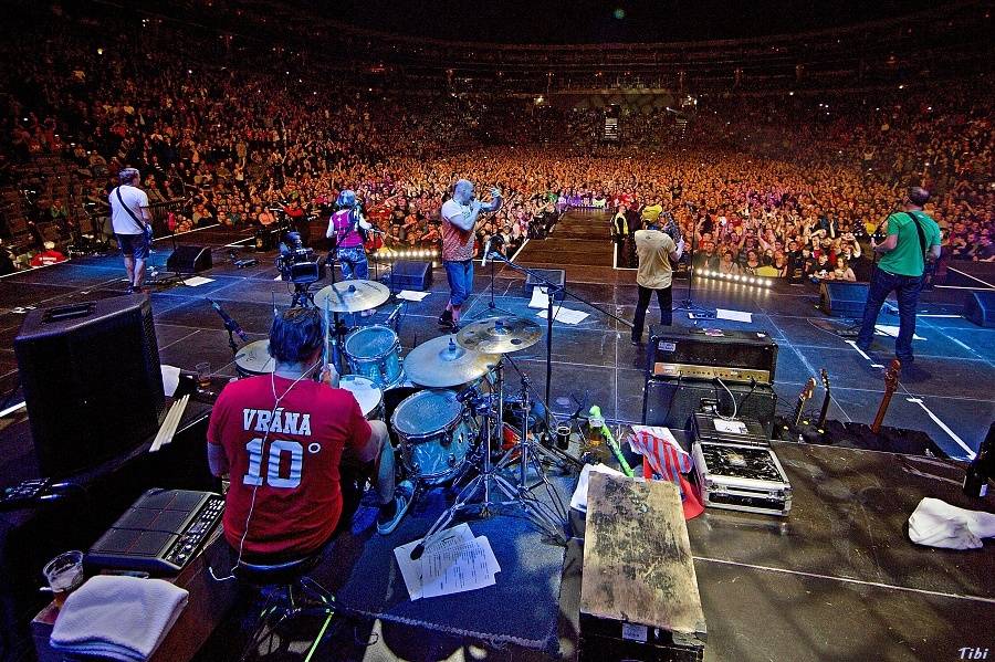 S kapelou Tři sestry na zkoušce, v zákulisí i na velkém koncertě v O2 areně