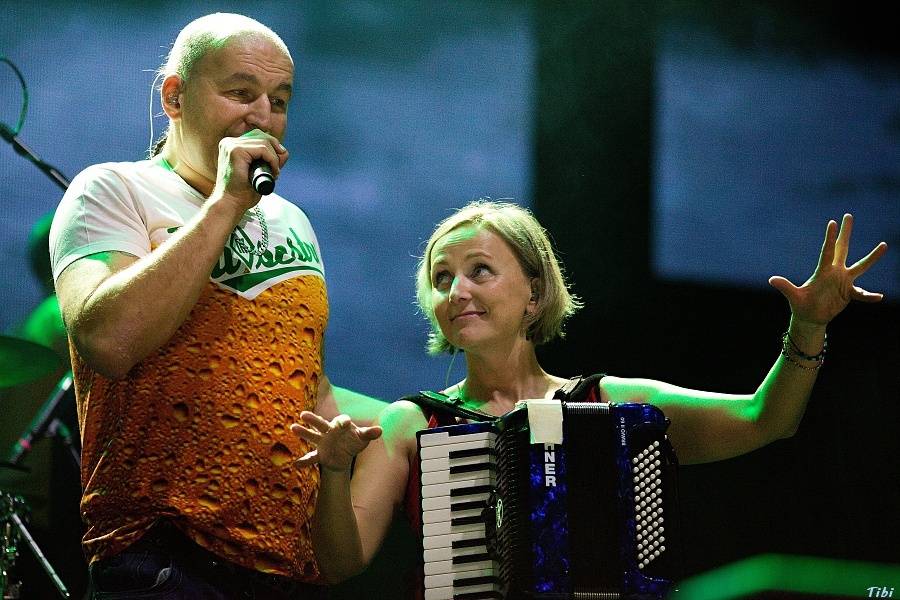 S kapelou Tři sestry na zkoušce, v zákulisí i na velkém koncertě v O2 areně