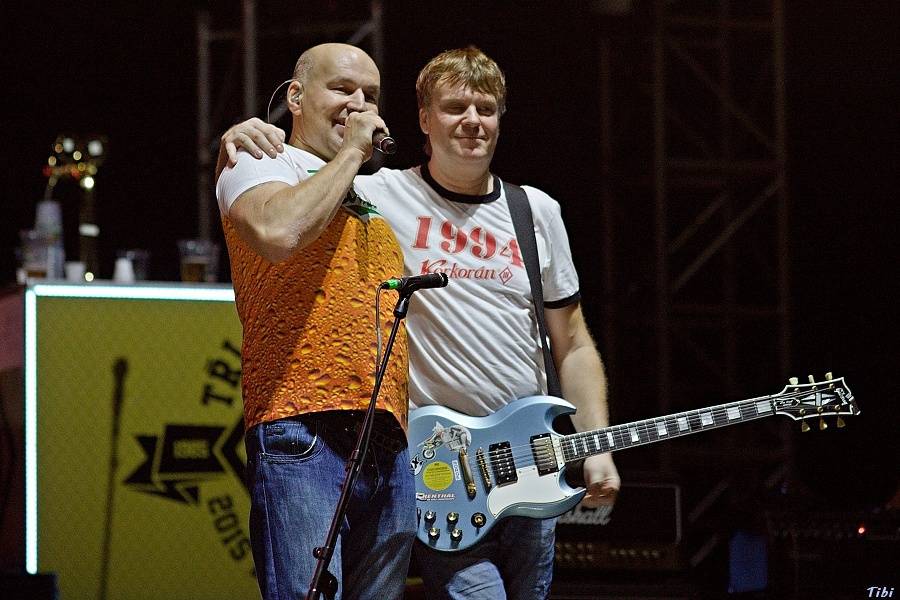 S kapelou Tři sestry na zkoušce, v zákulisí i na velkém koncertě v O2 areně