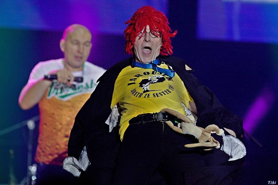 S kapelou Tři sestry na zkoušce, v zákulisí i na velkém koncertě v O2 areně