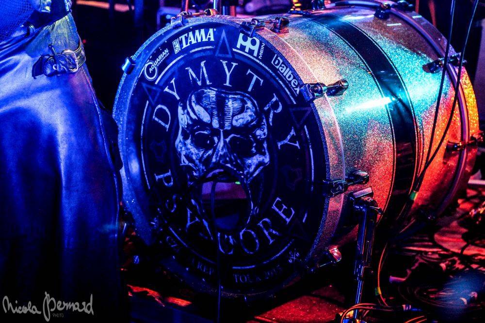 Dymytry mají za sebou 100 koncertů, rozdávali dárky a pozvali malého metalistu na pódium