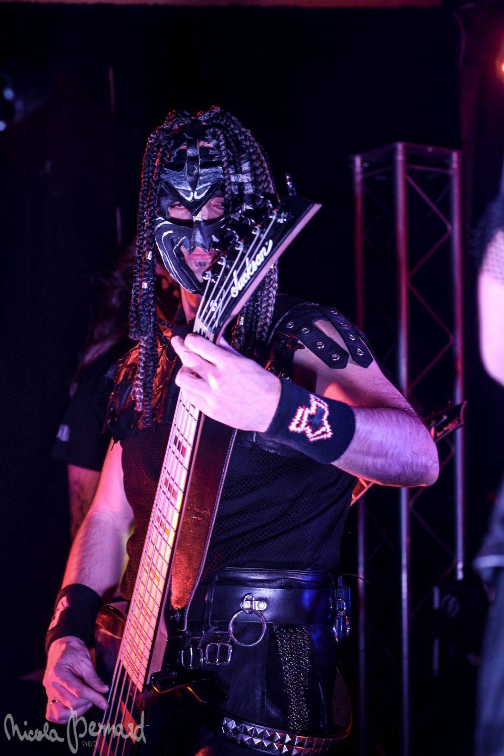 Dymytry mají za sebou 100 koncertů, rozdávali dárky a pozvali malého metalistu na pódium