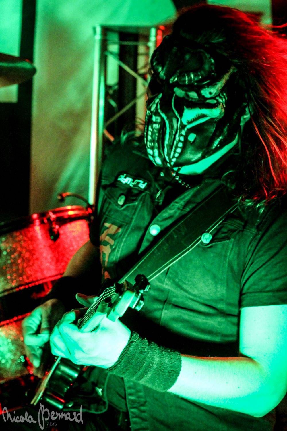 Dymytry mají za sebou 100 koncertů, rozdávali dárky a pozvali malého metalistu na pódium