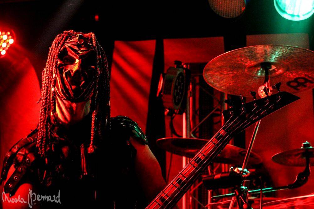 Dymytry mají za sebou 100 koncertů, rozdávali dárky a pozvali malého metalistu na pódium