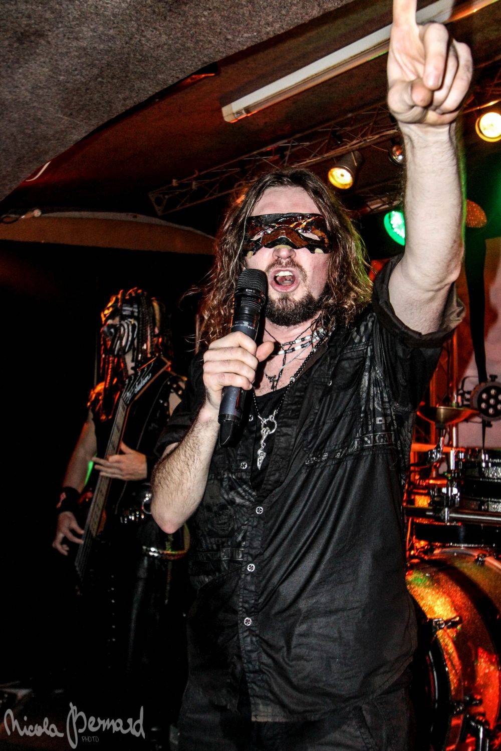 Dymytry mají za sebou 100 koncertů, rozdávali dárky a pozvali malého metalistu na pódium