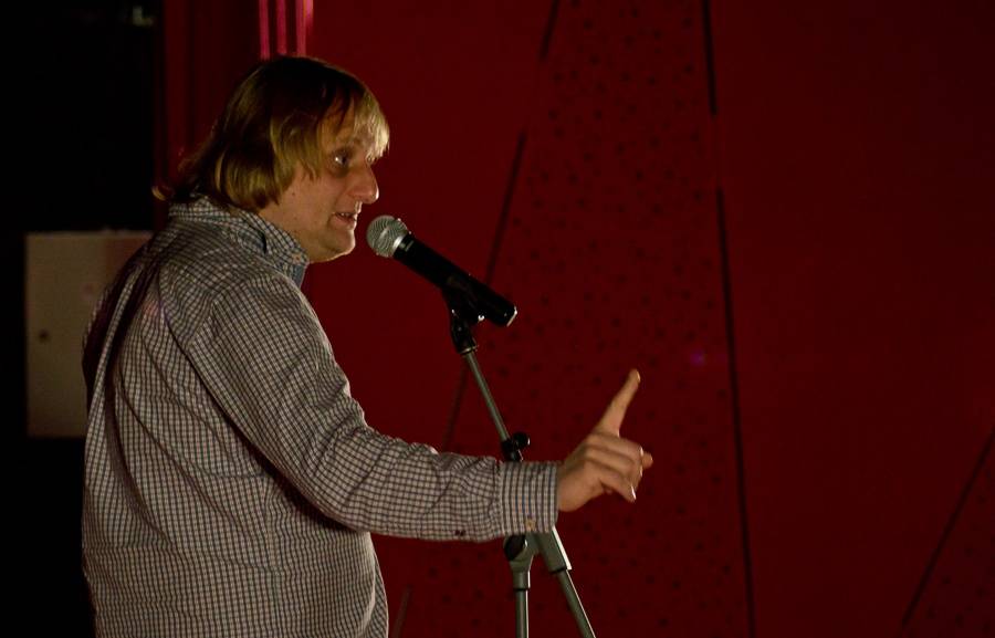 Na stojáka v Kadani: Lukáš Pavlásek a spol. bavili tak, že tekly slzy smíchu