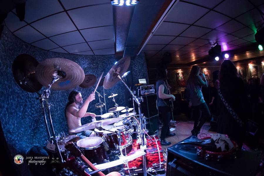 Vladivojsko spustilo metalový řev v Plzni