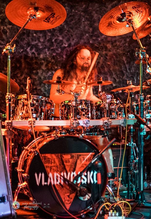 Vladivojsko spustilo metalový řev v Plzni