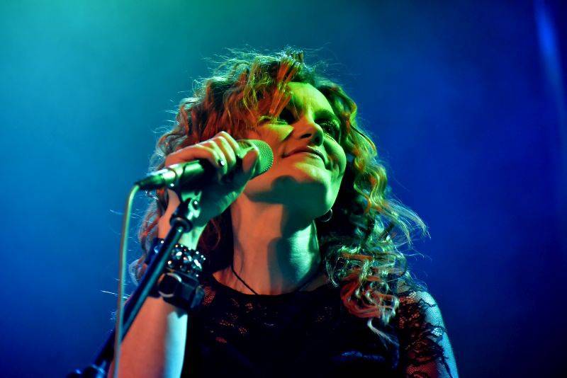 Precedens představili Ivu Marešovou coby svou novou zpěvačku v pražské Akropoli