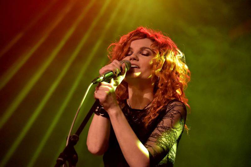 Precedens představili Ivu Marešovou coby svou novou zpěvačku v pražské Akropoli