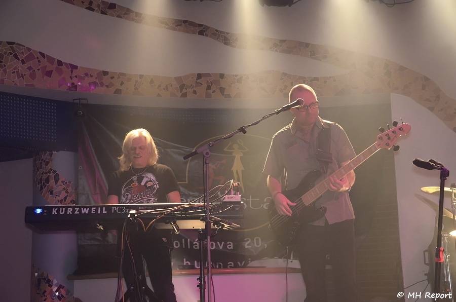 Rockové hity minulého století zněly Plzní. Hráli je X-Cover