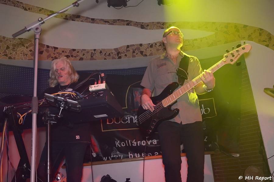 Rockové hity minulého století zněly Plzní. Hráli je X-Cover