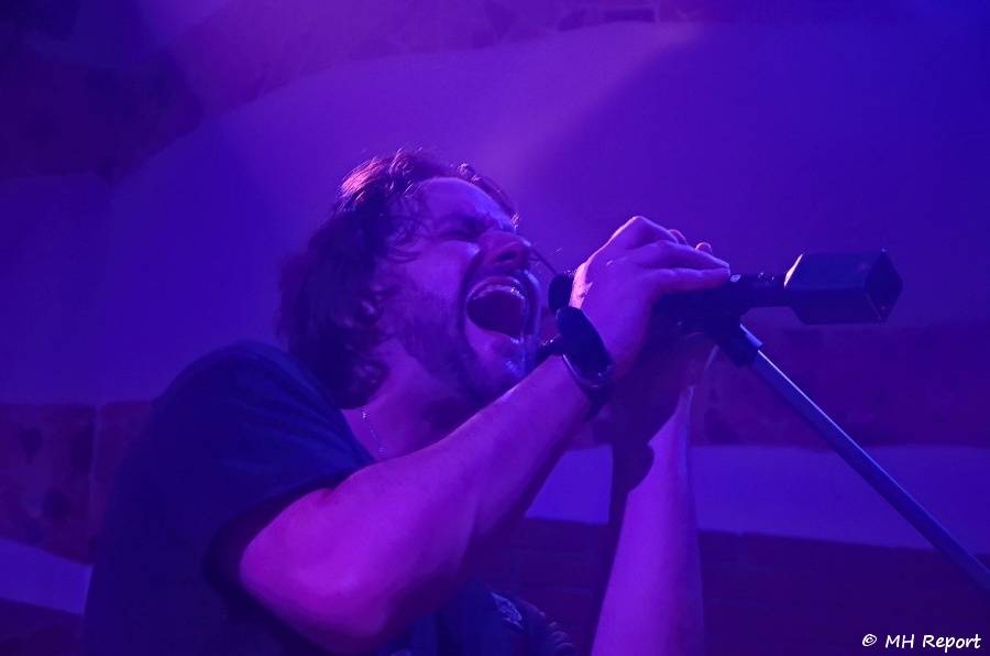 Rockové hity minulého století zněly Plzní. Hráli je X-Cover