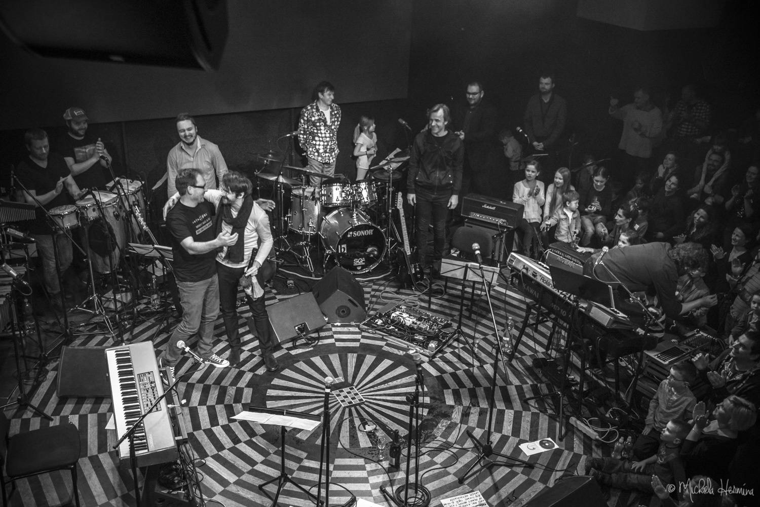 Matej Benko, Klára Vytisková, Dan Bárta, Oto Klempíř, Ondřej Ruml a další se proměnili v Planety