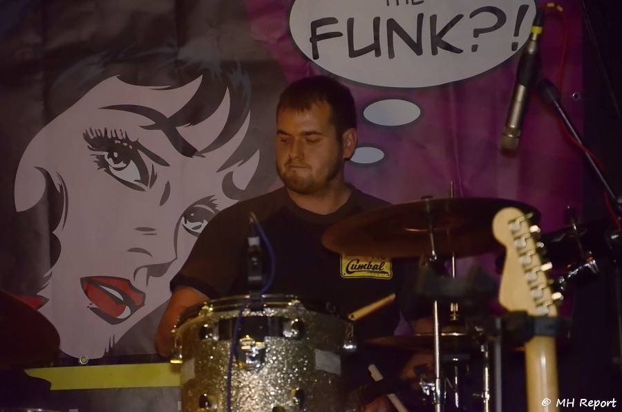 Amores Perros slavili 10 let! Od fanoušků dostali i dort