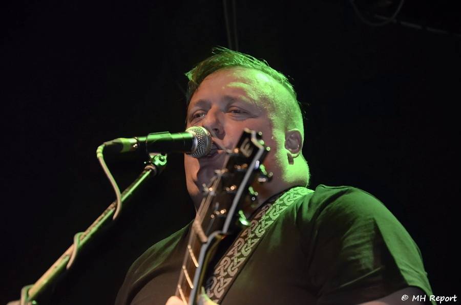 Amores Perros slavili 10 let! Od fanoušků dostali i dort