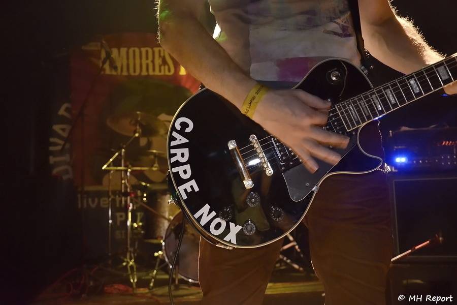 Amores Perros slavili 10 let! Od fanoušků dostali i dort