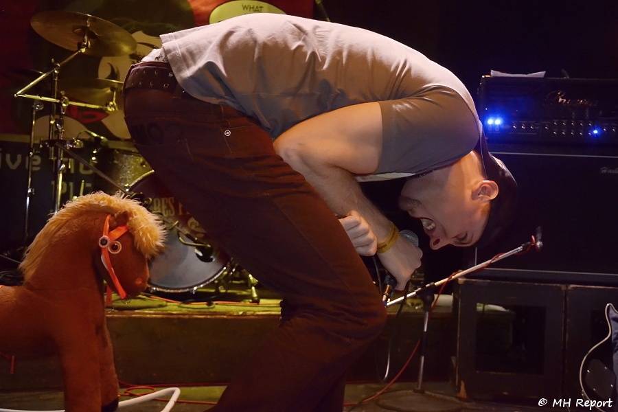 Amores Perros slavili 10 let! Od fanoušků dostali i dort