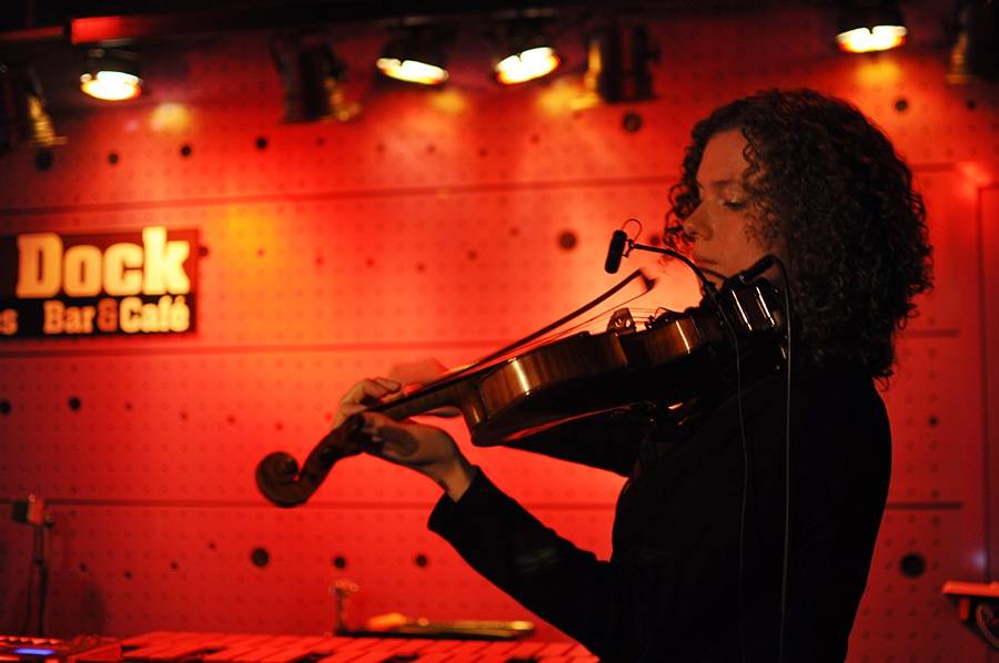 Jedna bota a bubenický um - Will Samson a Manu Delago okouzlili  festival Spectaculare