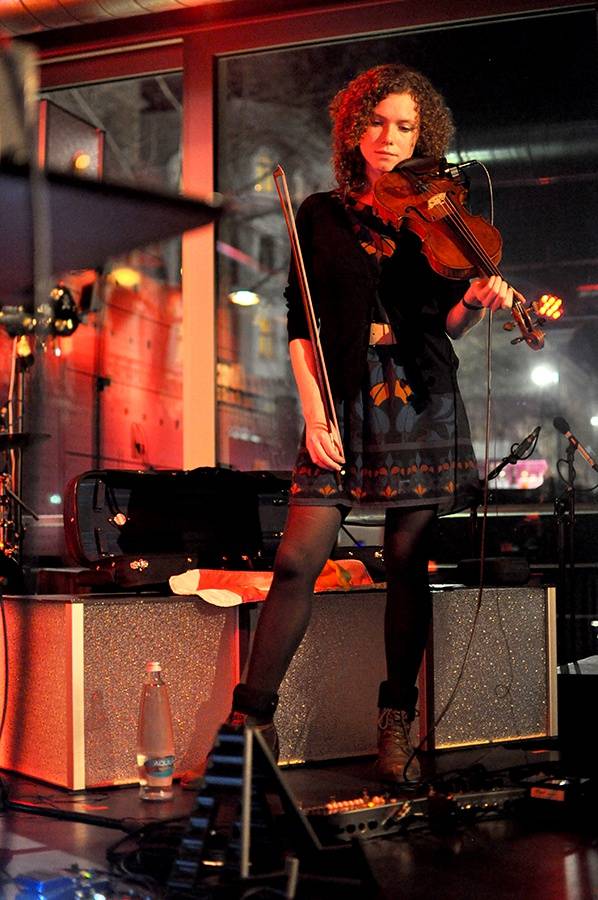 Jedna bota a bubenický um - Will Samson a Manu Delago okouzlili  festival Spectaculare