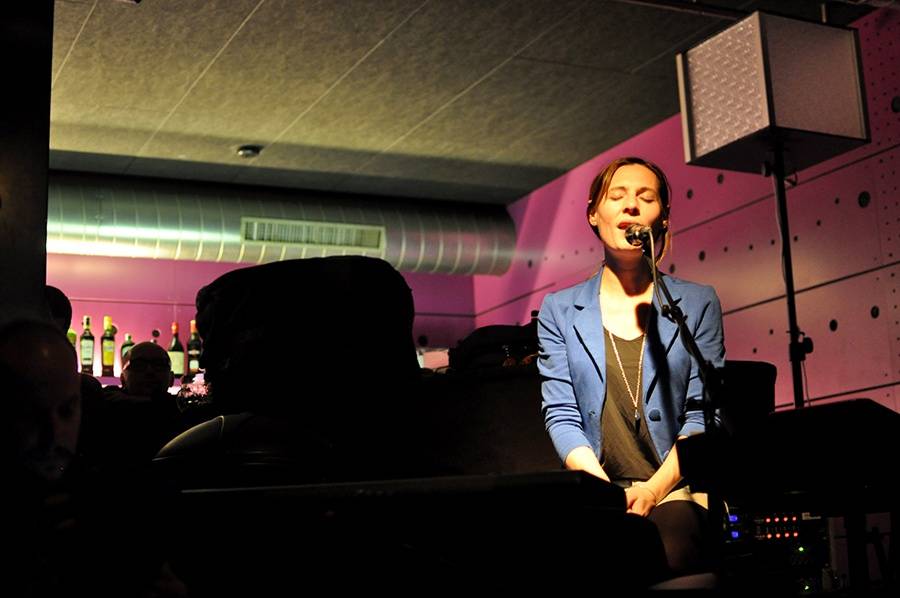 Jedna bota a bubenický um - Will Samson a Manu Delago okouzlili  festival Spectaculare