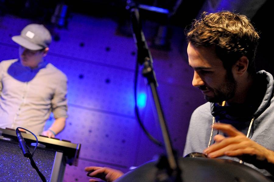 Jedna bota a bubenický um - Will Samson a Manu Delago okouzlili  festival Spectaculare