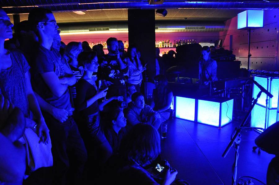 Jedna bota a bubenický um - Will Samson a Manu Delago okouzlili  festival Spectaculare