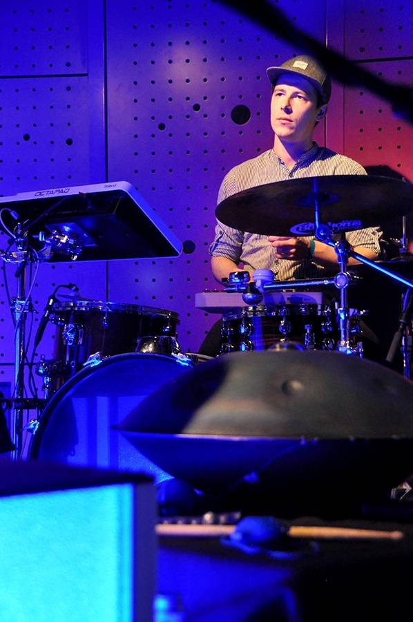 Jedna bota a bubenický um - Will Samson a Manu Delago okouzlili  festival Spectaculare