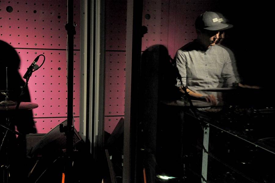 Jedna bota a bubenický um - Will Samson a Manu Delago okouzlili  festival Spectaculare