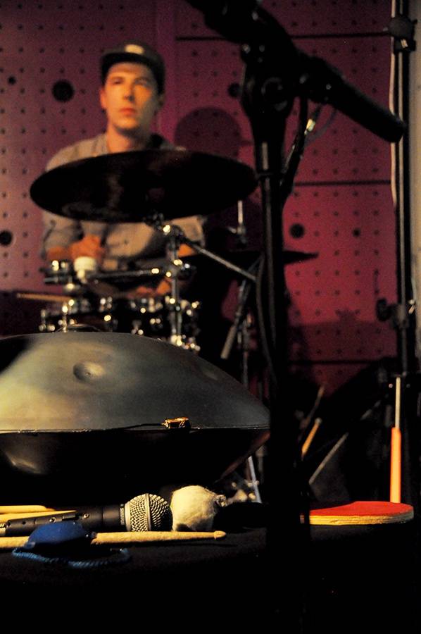 Jedna bota a bubenický um - Will Samson a Manu Delago okouzlili  festival Spectaculare