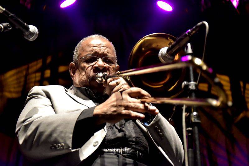 Fred Wesley, který skládal písně pro Jamese Browna, v Praze čaroval s trombonem