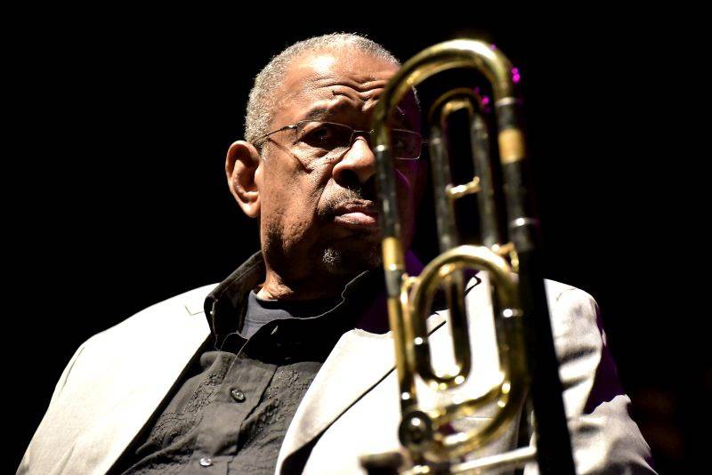 Fred Wesley, který skládal písně pro Jamese Browna, v Praze čaroval s trombonem