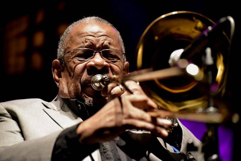 Fred Wesley, který skládal písně pro Jamese Browna, v Praze čaroval s trombonem