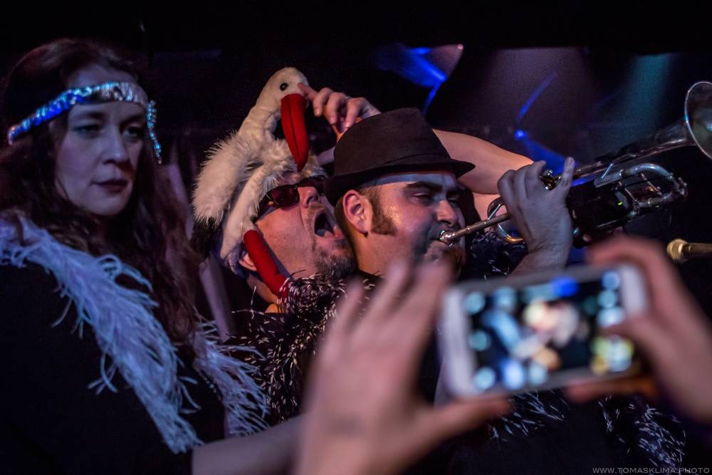 Sto zvířat vystavělo v Praze Ministerstvo mýho nitra