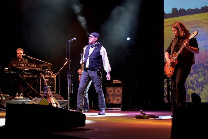 Ian Anderson dovezl do Fora Karlín rockovou operu o životě agronoma