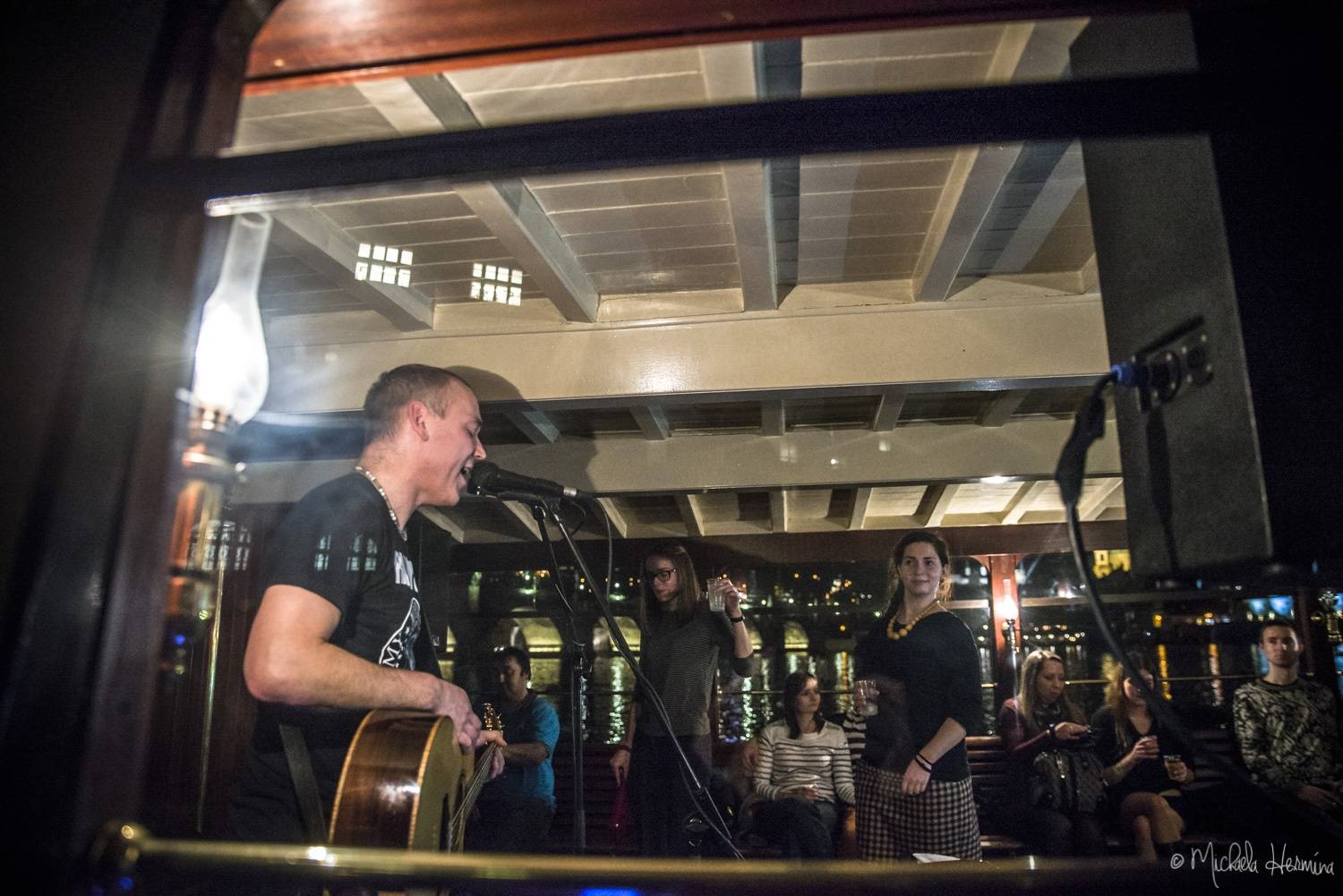 Circus Ponorka vzal svoje mašinky na loď 