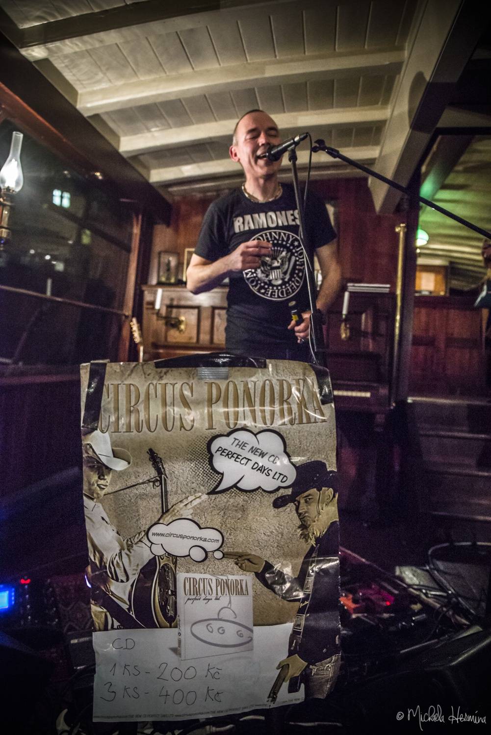 Circus Ponorka vzal svoje mašinky na loď 