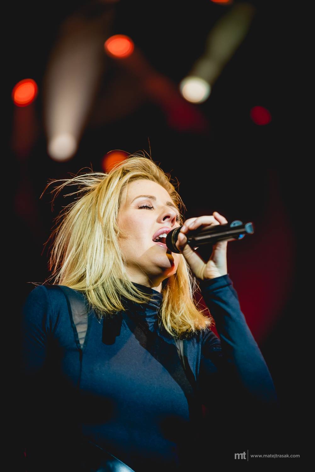 Ellie Goulding v Praze nešlo o show, víc sázela na vřelost